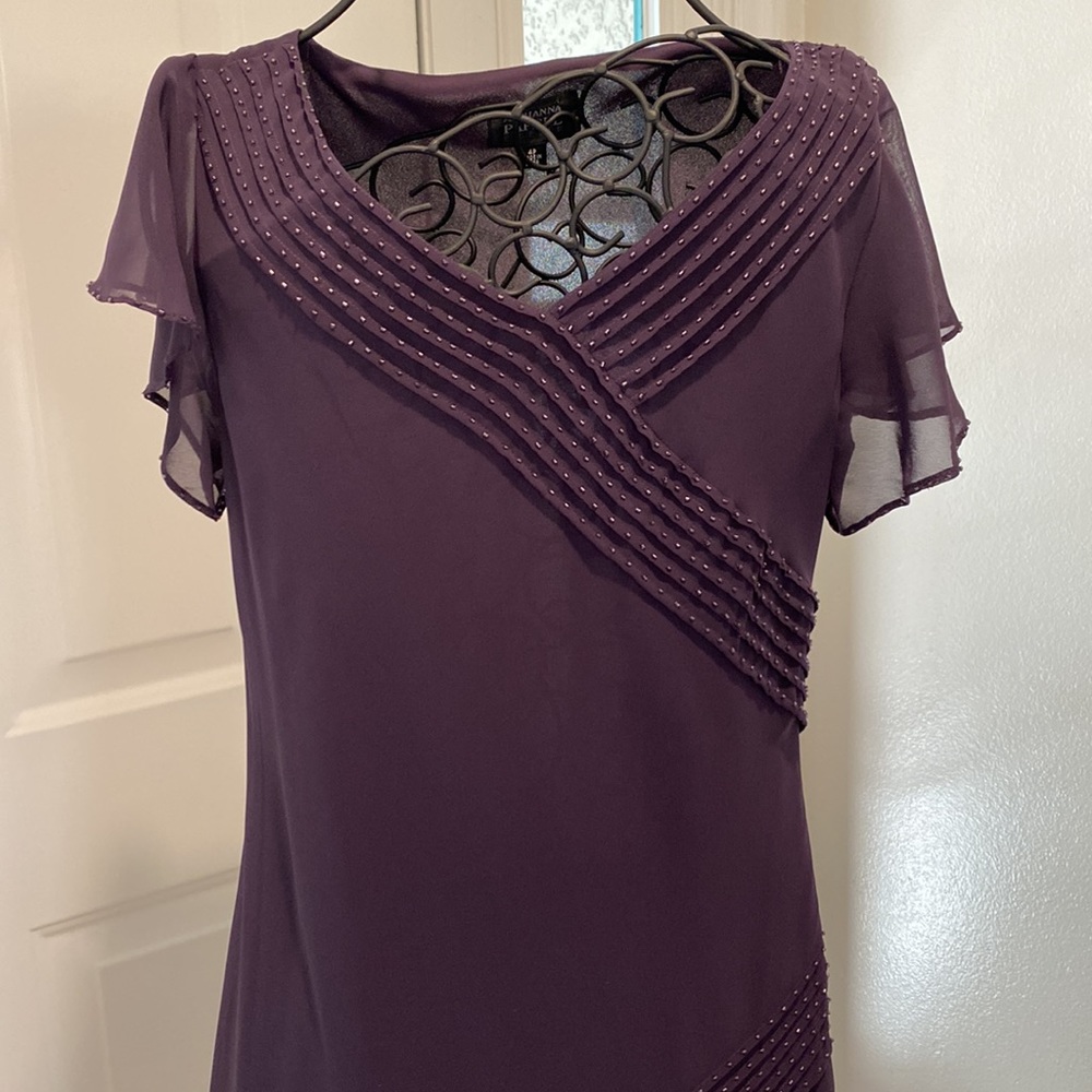Adrianna Papell Plum Formal Dress. Ladies Size 4 - Picture 4 of 12